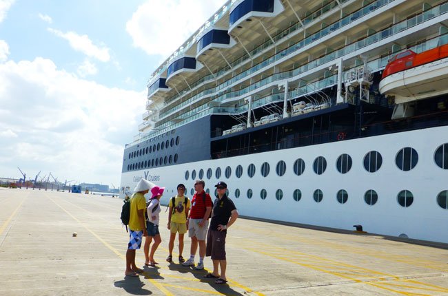 Celebrity Millennium brings 2,000 tourists to Vietnam